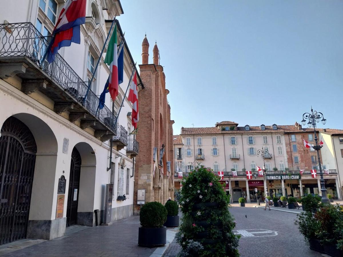 Casa Cozy - Comodo Appartamento In Asti Centro Exterior foto